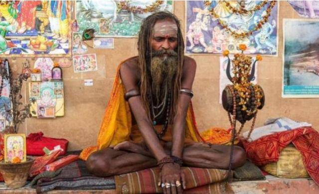印度90岁瑜伽大师自称7泛亚电竞7年从未进食直到被人偷偷装了监控(图1)