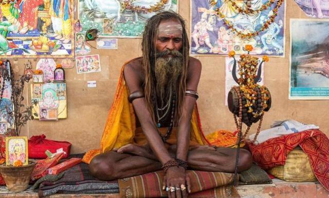 印度90岁瑜伽大师自称77年从不进食直到被泛亚电竞人偷偷装了监控(图3)