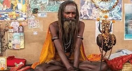 印度90岁瑜伽大师声称77年不吃不泛亚电竞喝直到有人偷偷装了监控(图1)