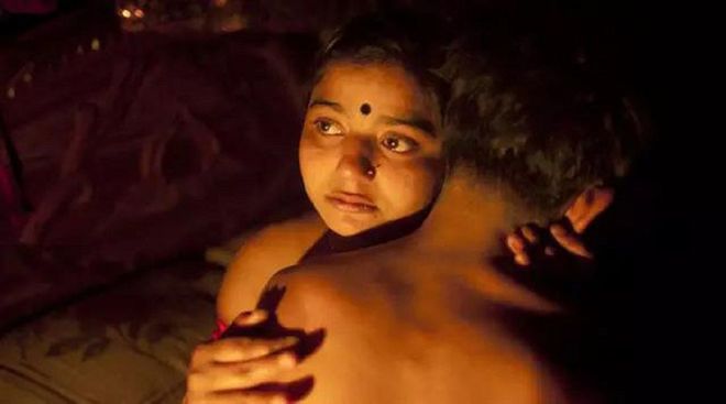 印度“庙妓”悲惨生活未满十岁少女被父母送去沦为僧泛亚电竞侣玩物(图3)
