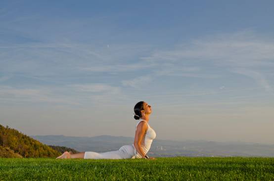 泛亚电竞外媒：瑜伽有助于提升性生活质量 冥想可达到高潮(图1)