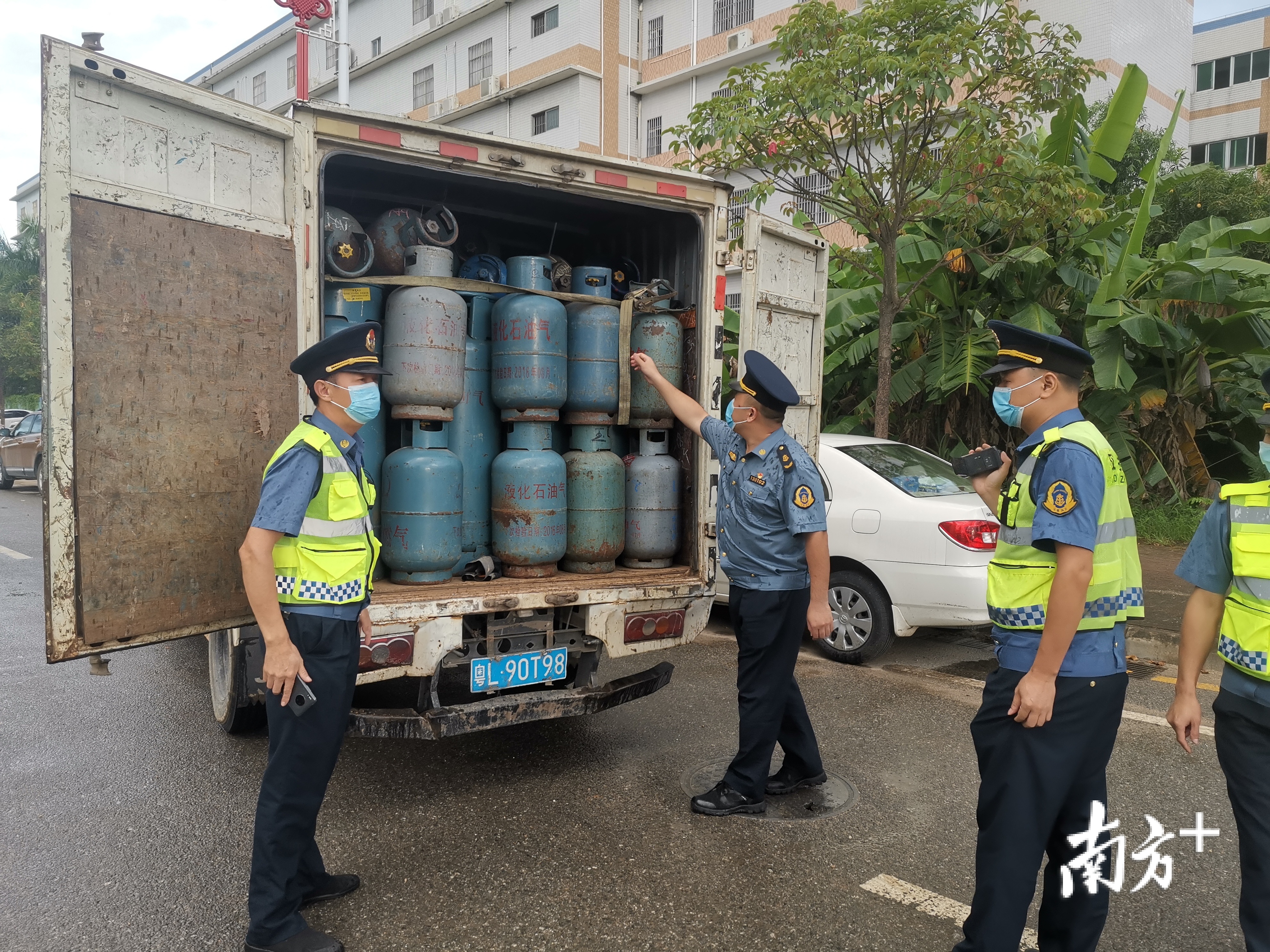 惠州开展道路危险货物运输安全专项整治泛亚电竞(图2)