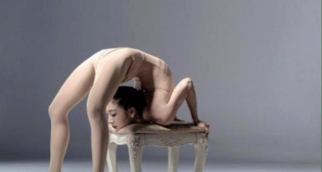 泛亚电竞中国柔术女王解锁人体各种高难度姿势被誉为世界上最柔软的人(图5)