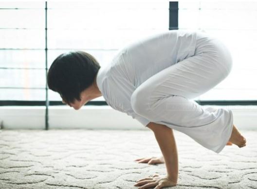 杭州瑜伽教练培训学校：怎样成为一名优泛亚电竞秀的瑜伽教练(图1)