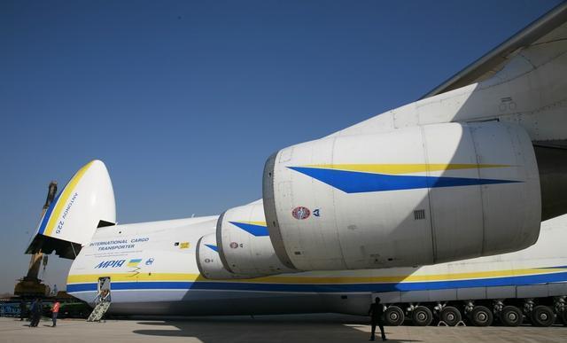 世界上最大的飞机：32个轮子640吨起飞重量运输能力有多强悍泛亚电竞？(图3)