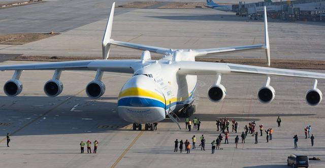 世界上最大的飞机：32个轮子640吨起飞重量运输能力有多强悍泛亚电竞？(图6)
