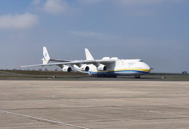 世界上最大的飞机：32个轮子640吨起飞重量运输能力有多强悍泛亚电竞？(图7)