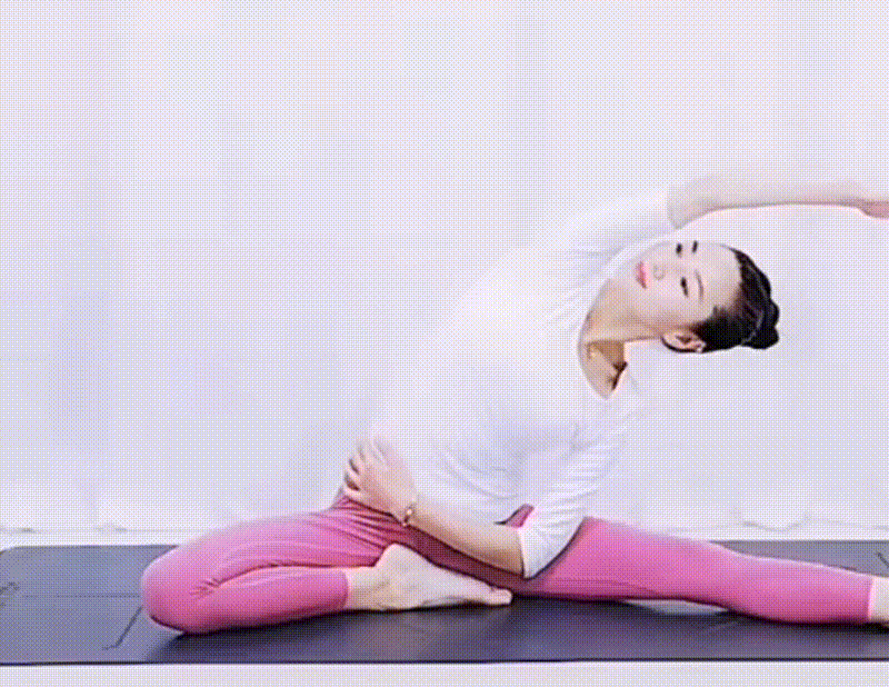泛亚电竞坚持练出瑜伽能够帮助我们改善不良体态轻松塑造一个完美的体态(图5)
