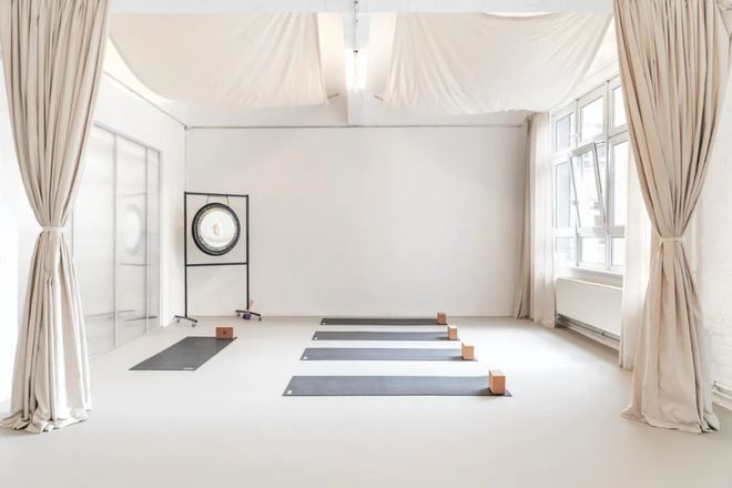 泛亚电竞专为女性打造的 瑜伽工作室(图1)