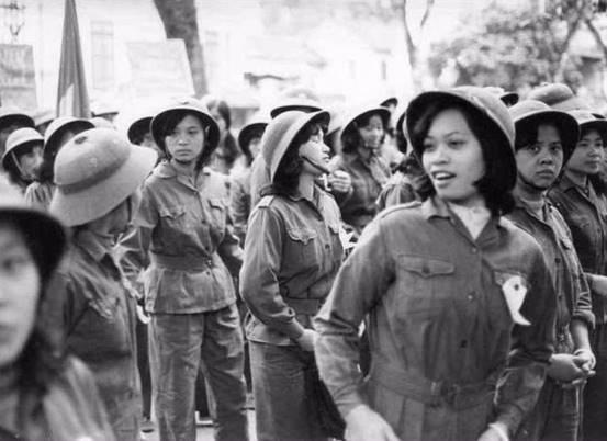 泛亚电竞平台网址：越南战争中美军使用的空孕催乳剂为何成为越南女兵一生的痛(图1)